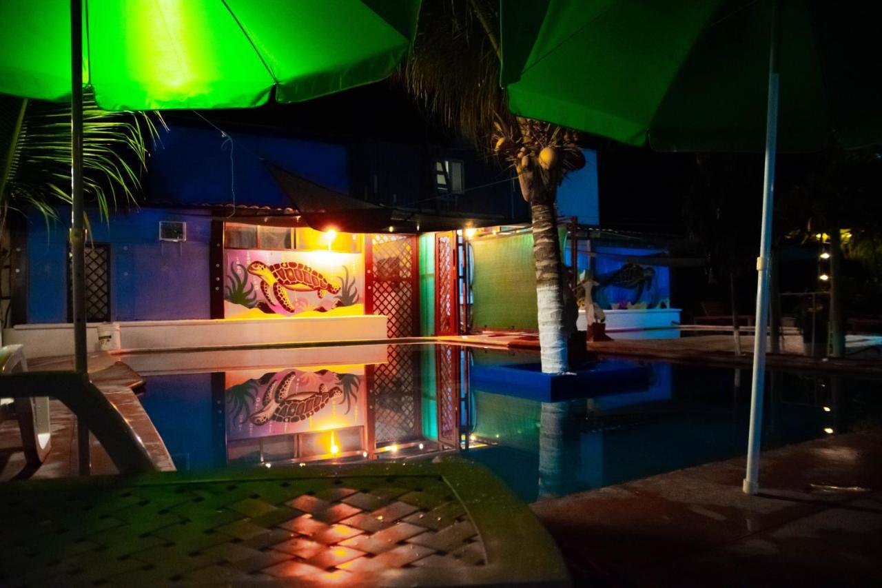 Las Quechas Lo De Reyes Monterrico Y Sipacate酒店 外观 照片